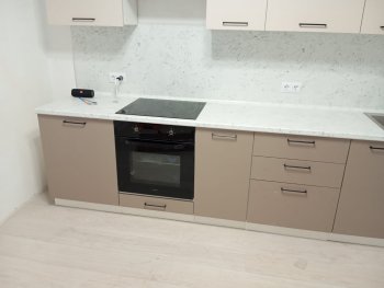 Кухонный гарнитур высокий Латте 3000 мм, Стол. 38 мм в Камышлове - kamyshlov.mebel-e96.ru